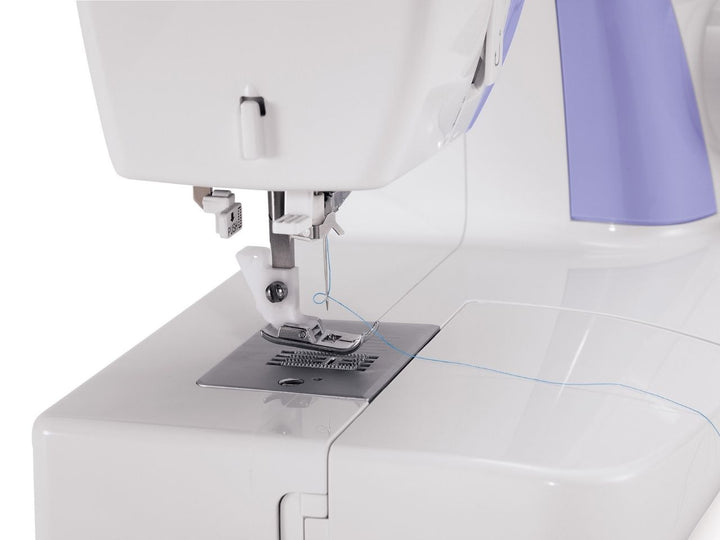 singer-simple-3232-zoomed-in-szsewing