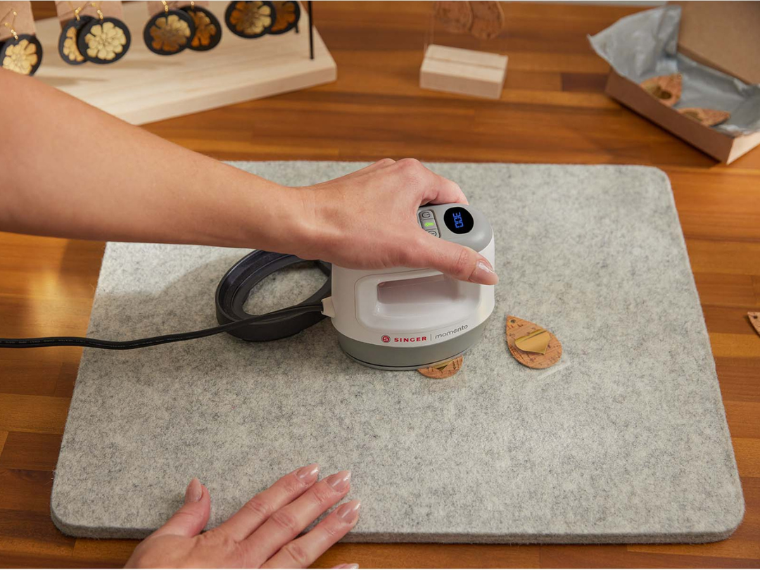 singer-momento-mini-press-in-action