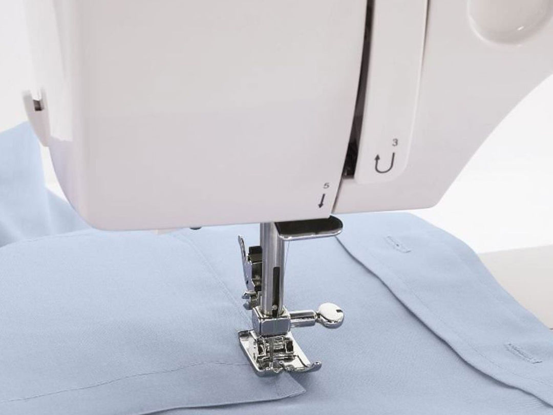 3323-singer-sewing-machine-sewing-a-shirt