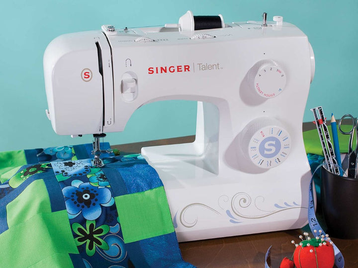 singer-3323-domestic-sewing-machine-sewing-a-quilt